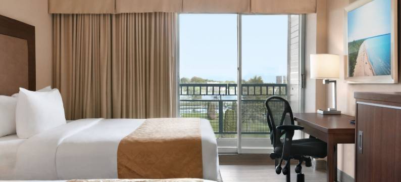 贝勒维尔华美达海湾会议度假村(Ramada by Wyndham Belleville Harbourview Conference Centre)图片