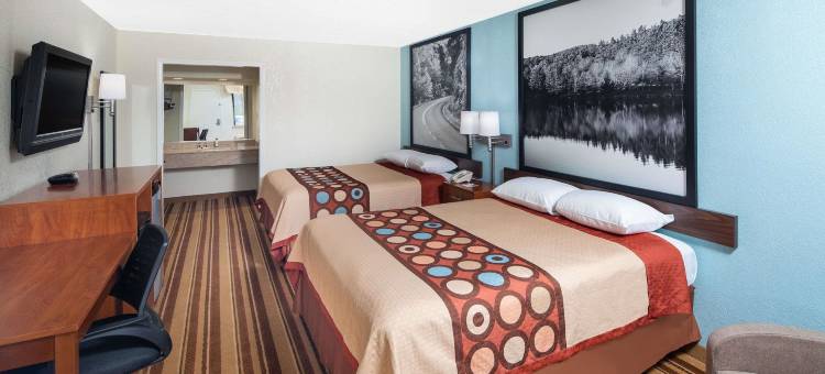 伯灵顿速8酒店(Super 8 by Wyndham Burlington NC)图片