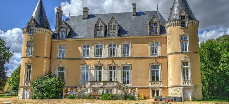 布拉瓦诺曼底城堡酒店(Château de Blavou Normandie)图片