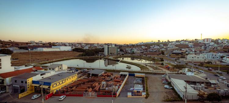 大湖酒店(Granlago Hotel)图片