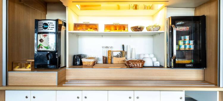 普罗旺斯绿地-基里亚德布里尼奥勒酒店(Kyriad Direct Brignoles - Provence Verte)图片