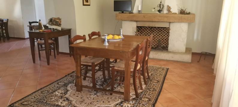 拉塔维尔诺拉观光农场 - 特努塔曼迪亚(La Tavernola Agriturismo - Tenuta Mandia)图片