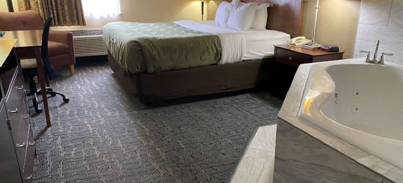 品质酒店托莱多西门(Quality Inn Toledo Westgate)图片