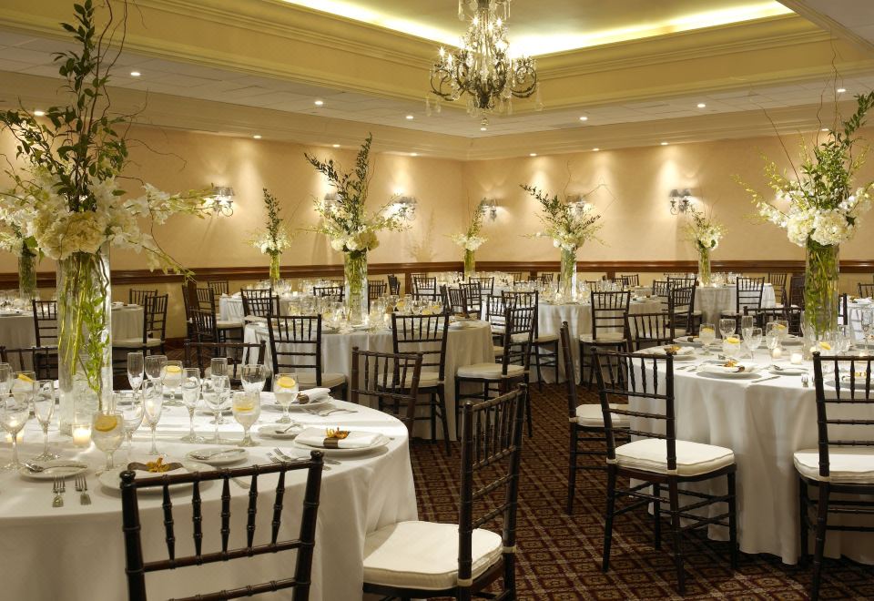 Holiday Inn Miami Beach-Oceanfront Over view