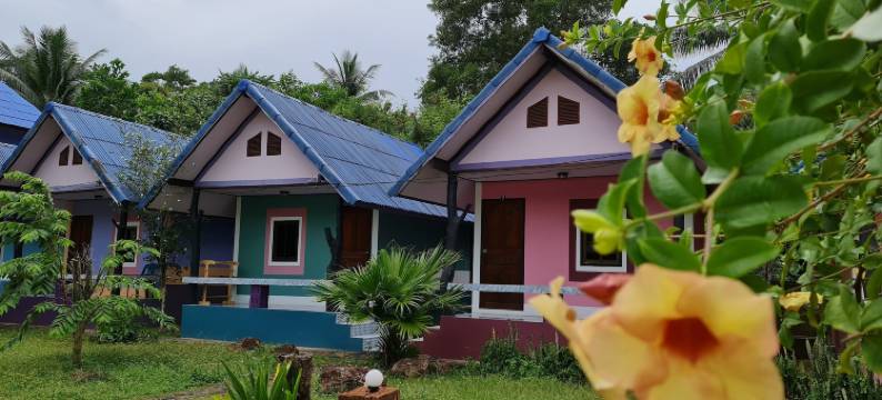 鲁恩阿伦度假村(Roong Arun Resort)图片