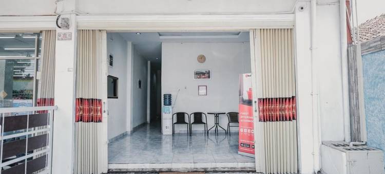 红多兹酒店-楠榜纳拉达街(RedDoorz @ Jalan Narada Lampung)图片