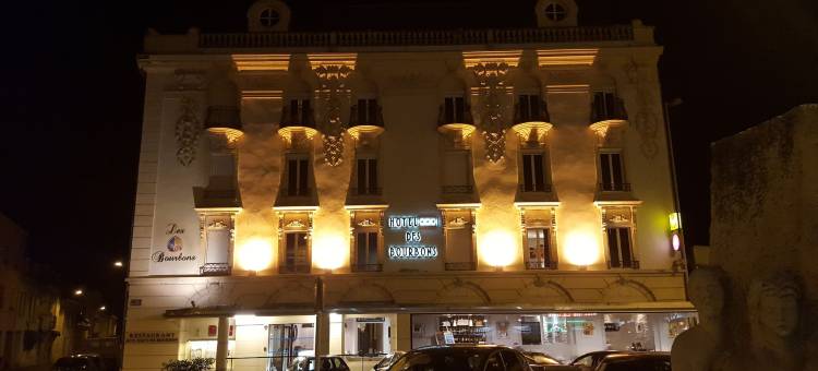 Logis hôtel-Restaurant Des Bourbons et Brasserie Pub 47图片