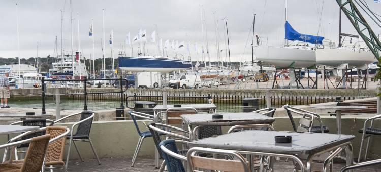 怀特岛温泉酒店 - 格林国王旅馆(Fountain Inn by Greene King Inns)图片