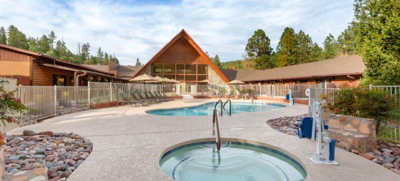 科尔牧场钻石山林小屋(Kohl's Ranch Lodge)图片