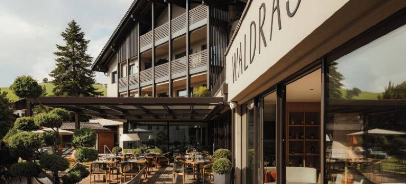 瓦尔德拉斯特 - 森林边生活(Waldrast - Forestside Living)图片