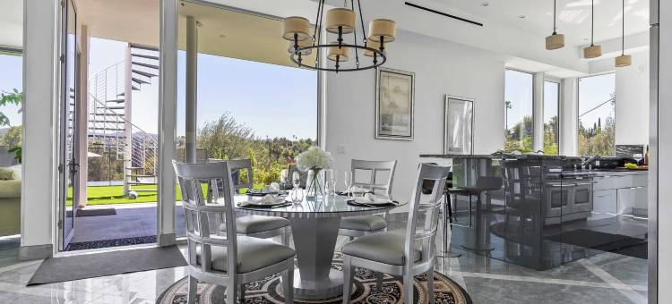 Luxe la Escape w/ Pool, Views & Game Room Alta Vista Estate by Avantstay图片