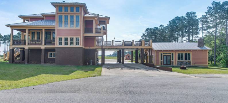 距费茨杰拉德市中心7英里: 宽敞之家 w/ 甲板(7 Mi to Downtown Fitzgerald: Spacious Home w/ Deck)图片