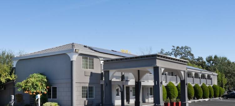 尤凯亚速 8 酒店(Super 8 By Wyndham Ukiah)(The Orchard Hotel Ukiah Wine Country Free Breakfast, Pool, & Hot Tub)图片