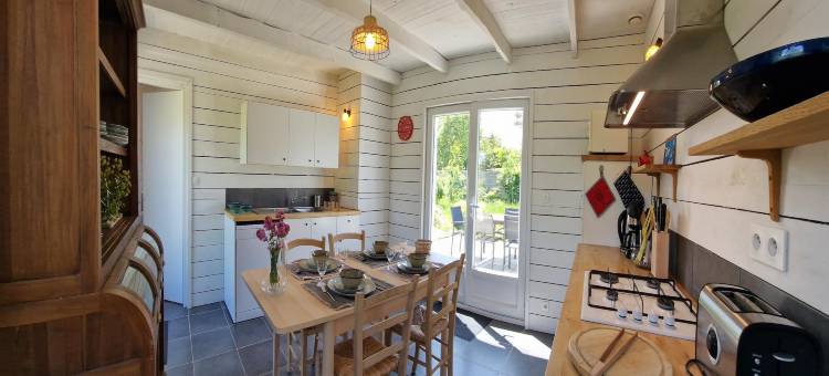 Holiday Home in Locquirec near Sandy Beaches图片