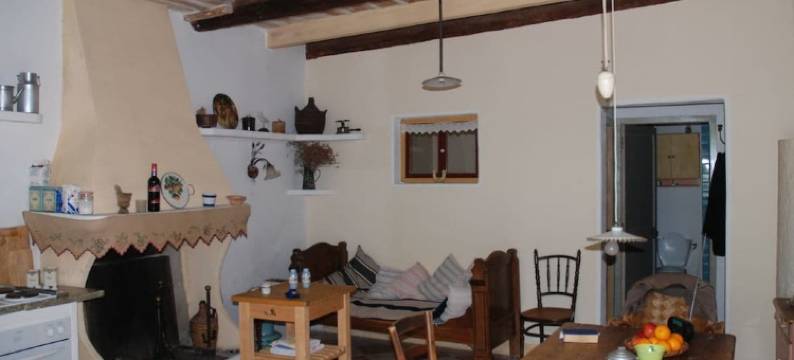 "Ground floor" in the petit domaine图片