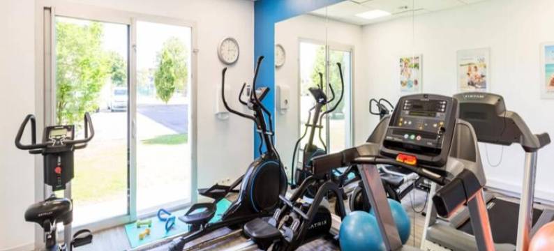 Apartment near Aeroscopia with Pool图片