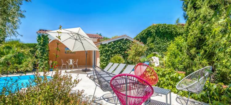 Holiday Home in Barry-d'Islemade with Pool图片
