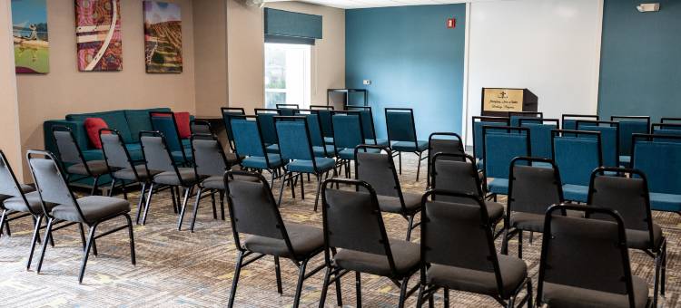 利斯堡欢朋套房酒店(Hampton Inn & Suites Leesburg)图片