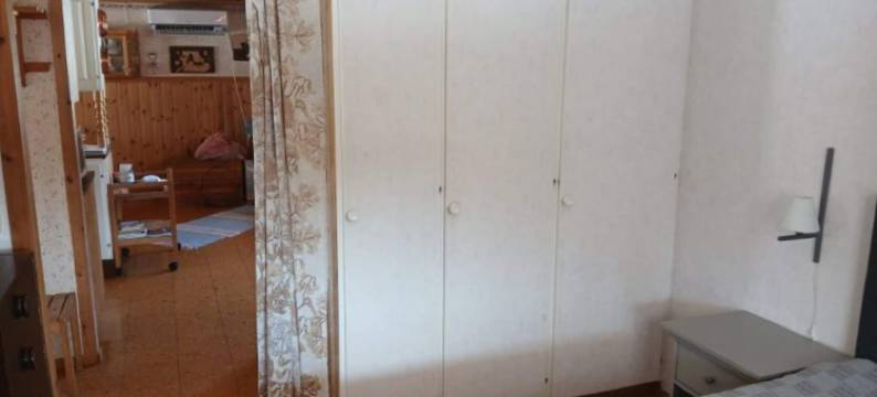 位于加尔德松湖利德舍贝里的舒适小屋(Cozy Cabin by Lake Gardsjon Lidsjoberg)图片