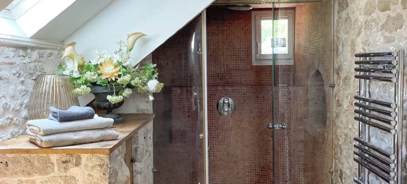 带共享泳池和网球场的别墅(Maison piscine & tennis partagés)图片