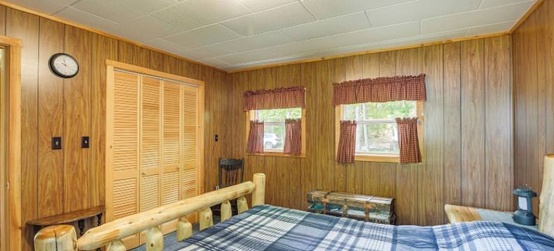 平静湖边小木屋度假：码头，火坑！(Peaceful Lakefront Cabin Getaway Dock, Fire Pit!)图片