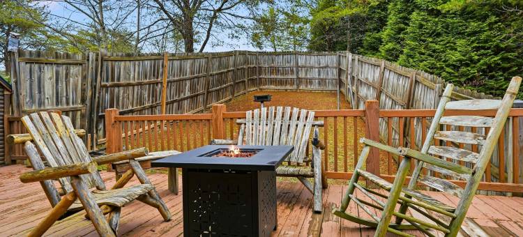 五卧室小木屋，带庭院、办公室、热水浴缸和火坑(5BR Cabin w Yard Office Hot Tub Firepit)图片
