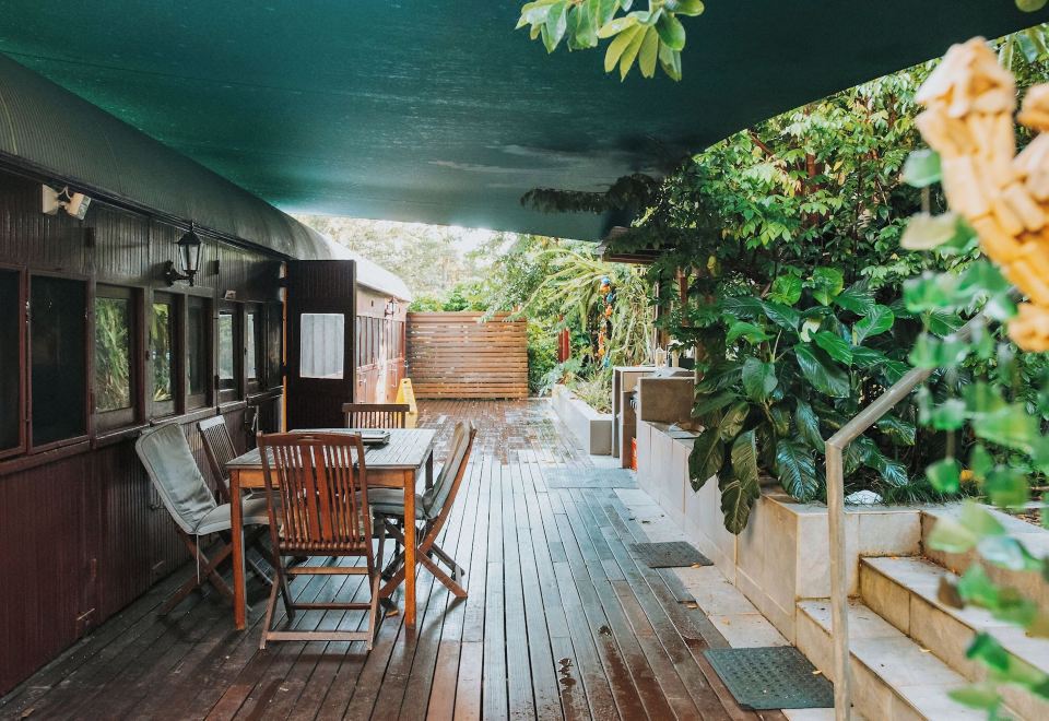 Glass House Mountains Ecolodge Hotel Overview