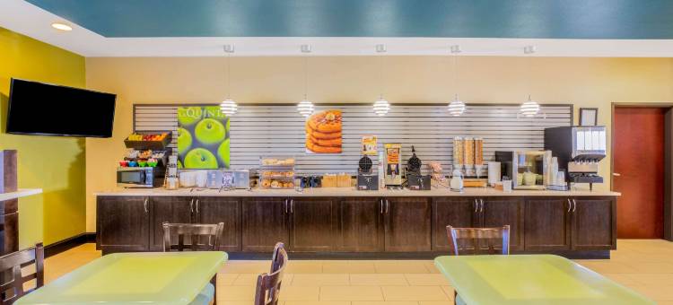 弗洛里斯维尔拉昆塔温德姆套房酒店(La Quinta Inn & Suites by Wyndham Floresville)图片