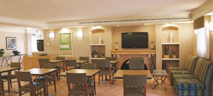 休斯敦拉波特美吟酒店(Baymont by Wyndham Houston la Porte)图片