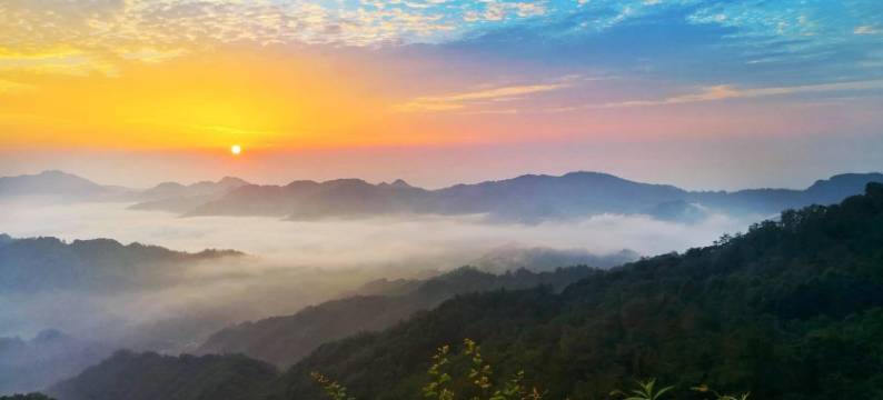 白鹿镇星空民宿(樵人街分店)图片