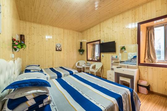 庐山阳光假日家庭民宿(合面街分店)