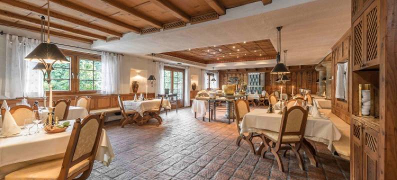 施特拉瑟维特酒店(Strasserwirt - Ansitz zu Tirol)图片