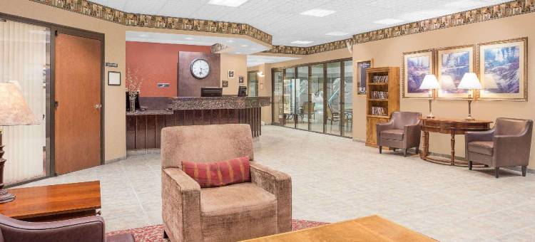 沃帕卡华美达酒店(Ramada by Wyndham Waupaca)图片