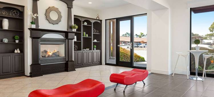 海滨华美达酒店(Ramada by Wyndham Marina)图片