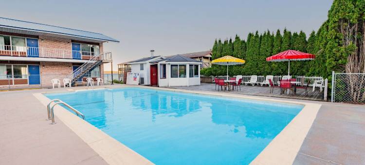 圣伊尼亚斯湖滨戴斯套房酒店(Days Inn & Suites by Wyndham St. Ignace Lakefront)图片