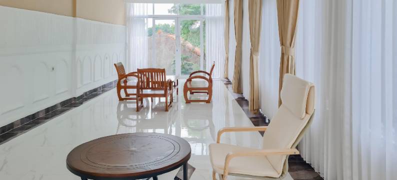 芝坎佩萨巴拉亚桑斯大酒店(Sans Hotel Grand Sabaraya Cikampek)图片