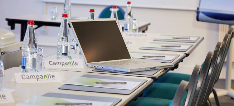 贝桑松西部法里恩城堡康铂酒店(Hotel Campanile Nature - Besançon Ouest Chateaufarine)图片