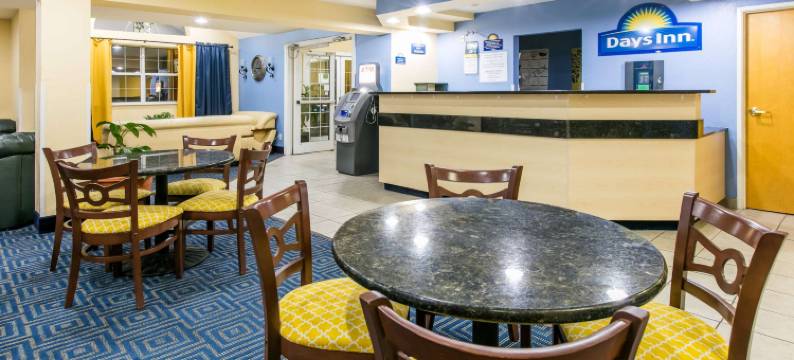 普赖尔戴斯套房酒店(Days Inn & Suites by Wyndham Pryor)图片