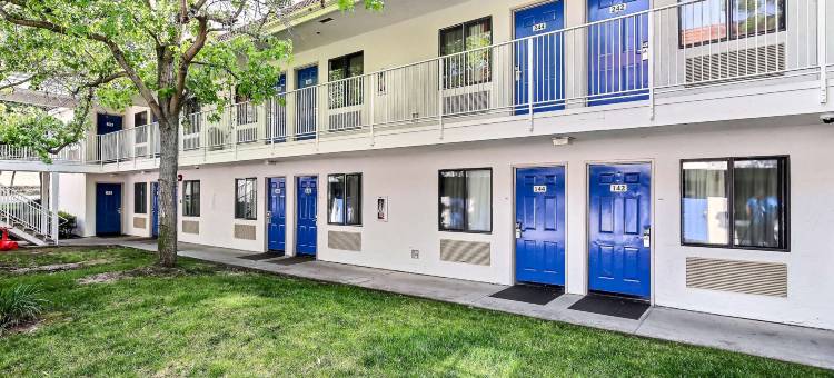 皮诺尔6号汽车旅馆(Motel 6 Pinole, CA)图片