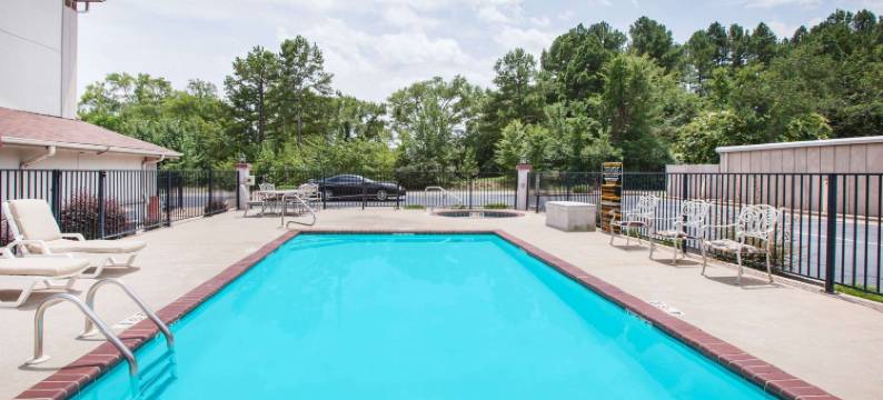 温泉城温德姆速8酒店(Super 8 by Wyndham Hot Springs)图片