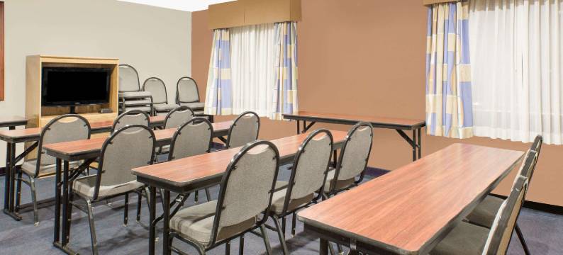 布恩呗盟套房酒店(Baymont by Wyndham Boone)图片