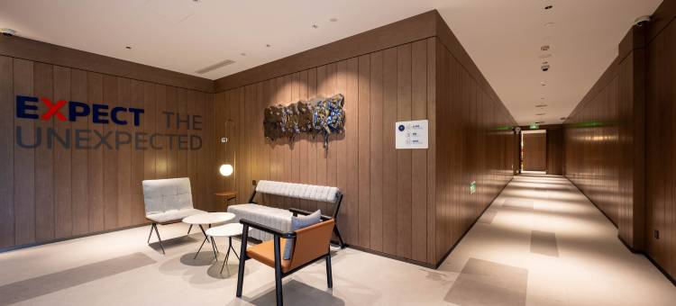 上海浦江联航路地铁站智选假日酒店图片