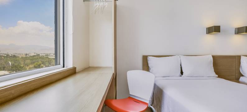 万莱昂波利夫如姆酒店(One Leon Poliforum)图片