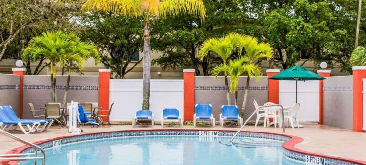 迈尔斯堡- I-75 凯艺全套房酒店(Quality Suites Fort Myers Airport I-75)图片