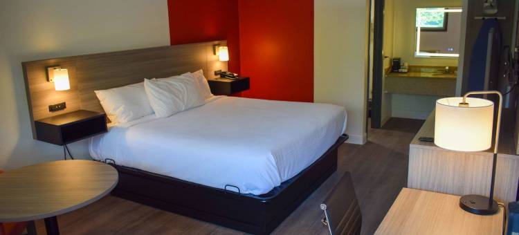 克利夫兰机场西华美达酒店(Ramada by Wyndham Cleveland Airport West)图片