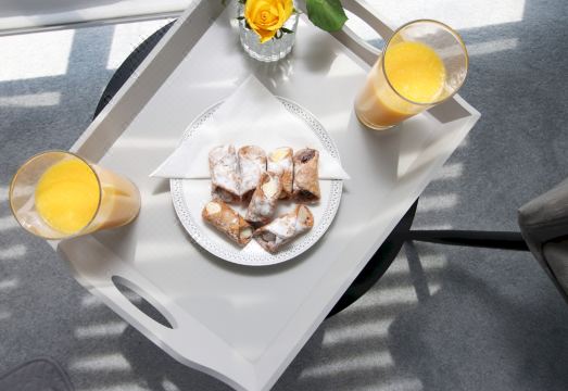 Dray Court - Luxury 2 Bedroom Apartment Hotel Overview