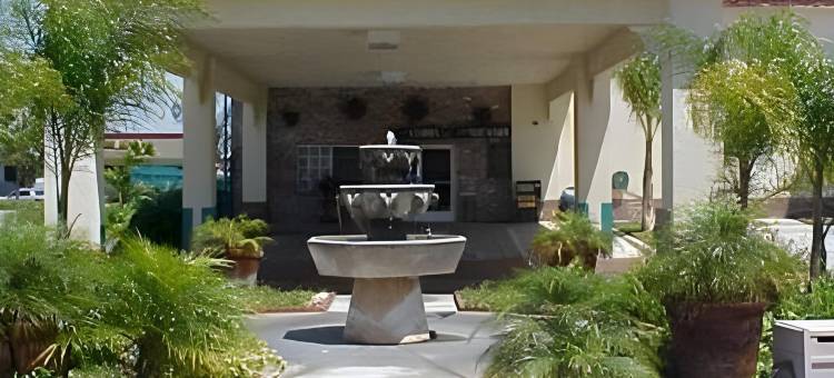 南盖特戴斯套房酒店(Days Inn & Suites by Wyndham South Gate)图片