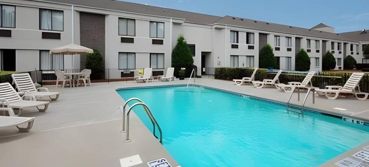 春之湖 - 费耶特维尔自由堡附近舒眠套房酒店(Sleep Inn & Suites Spring Lake - Fayetteville Near Fort Bragg)图片