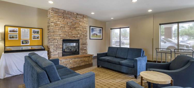 科拉尔维尔I-80舒适套房酒店(Comfort Suites Coralville I-80)图片