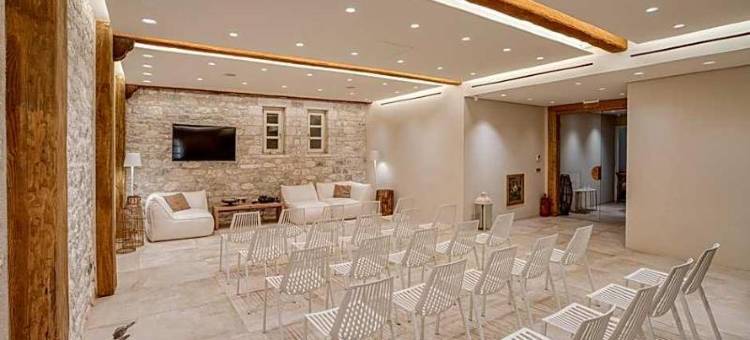 巴萨马纳别墅套房酒店(Bassa Maina Villas & Suites)图片